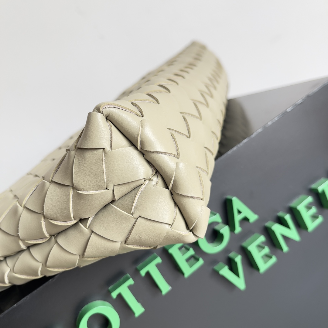 Bottega Veneta Clutch Bags